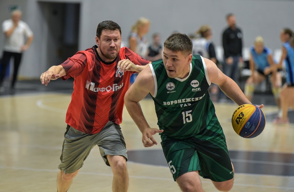 Перфоград играет в баскетбол